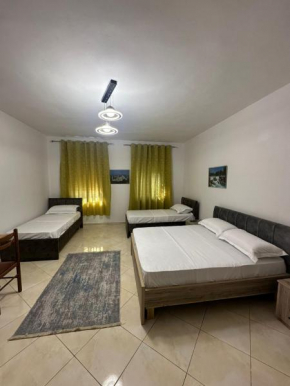 Dej Villa